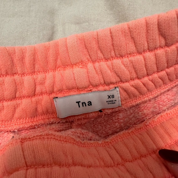 Aritzia TNA Slim Sweat Shorts - Picture 2 of 2